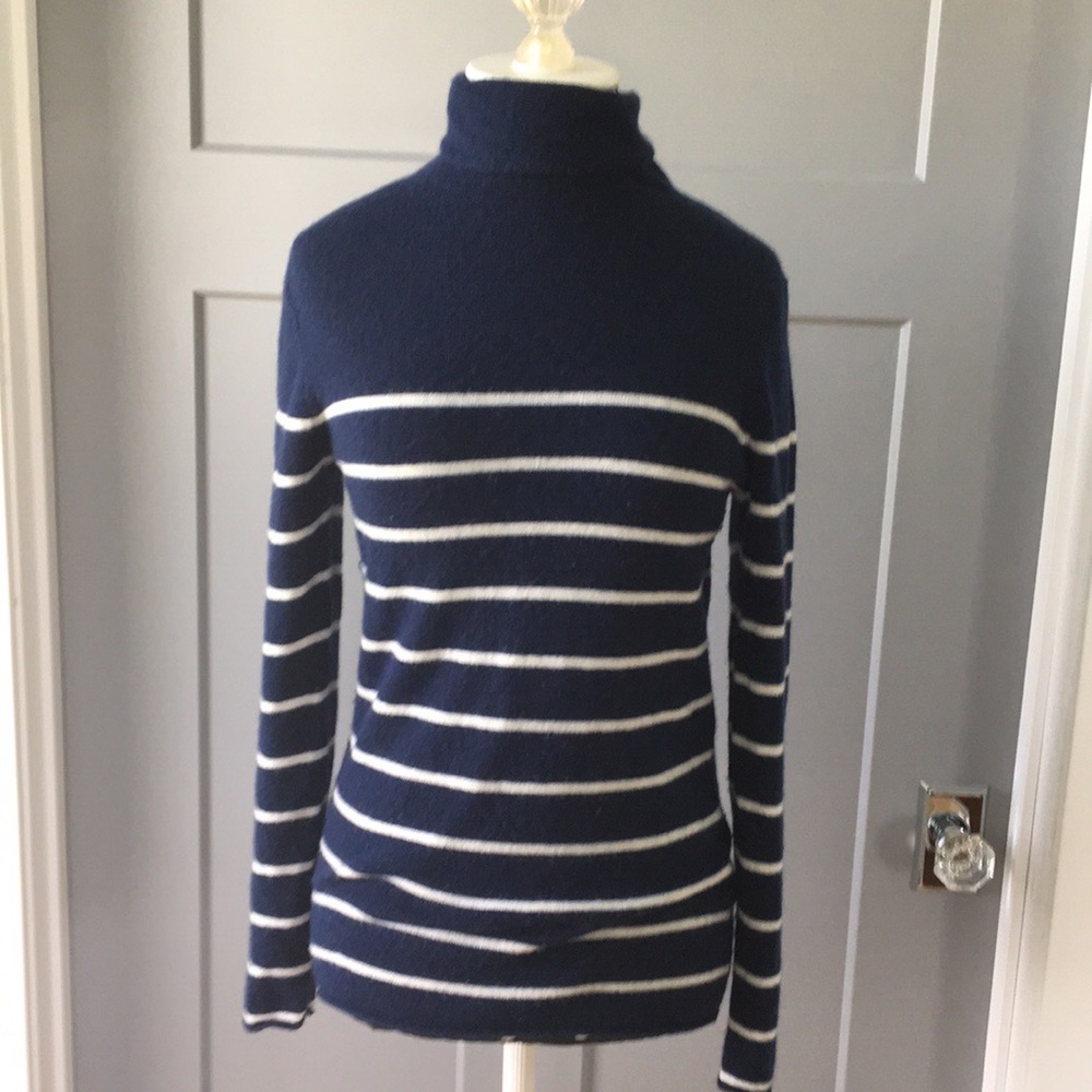 Halogen cashmere turtleneck sweater size large